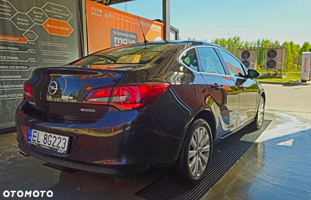 Opel Astra 1.4 T Essentia - 4