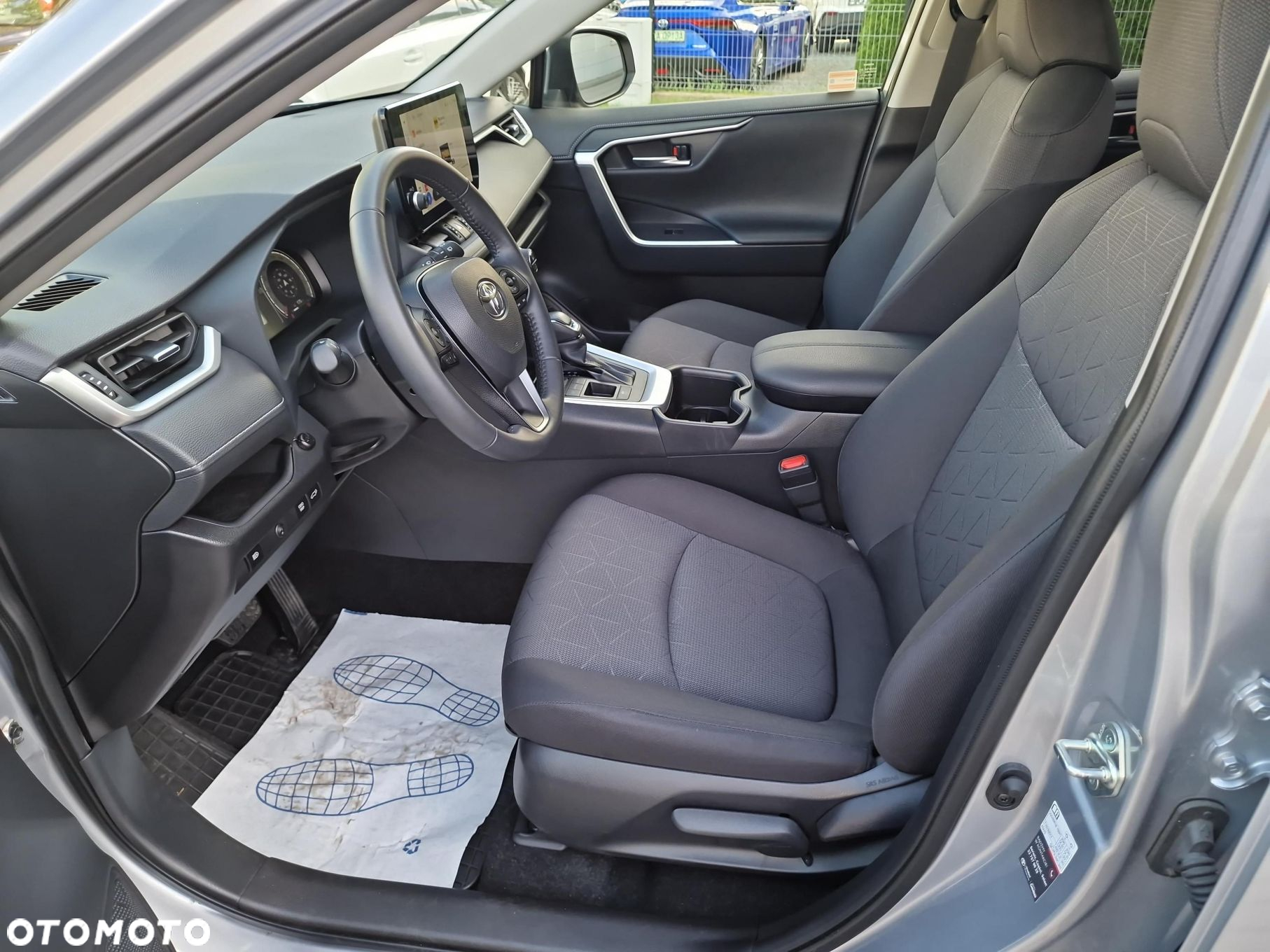 Toyota RAV4 - 10