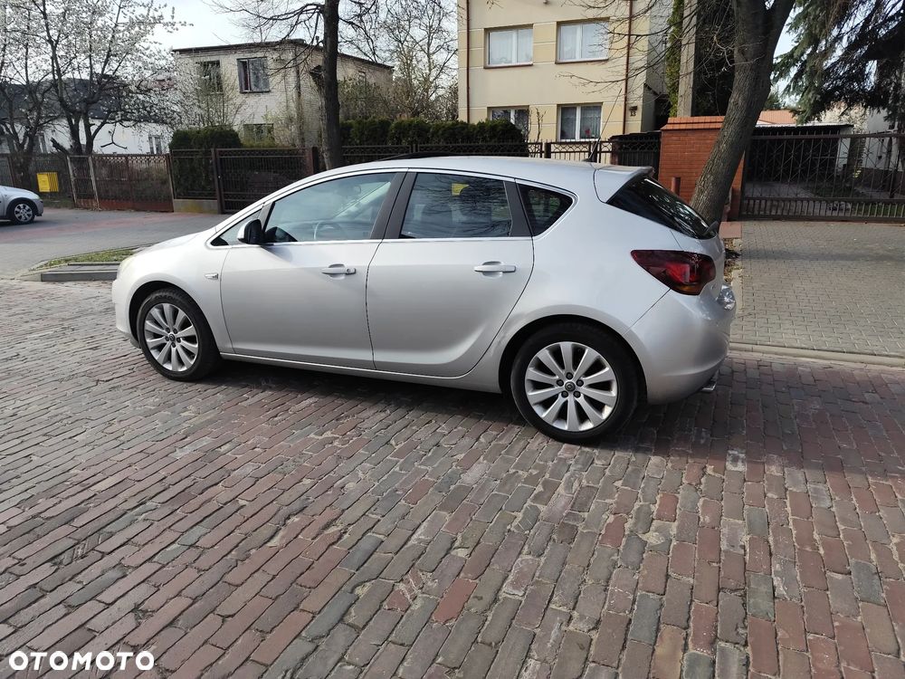 Opel Astra 1.4 T Cosmo S&S - 23