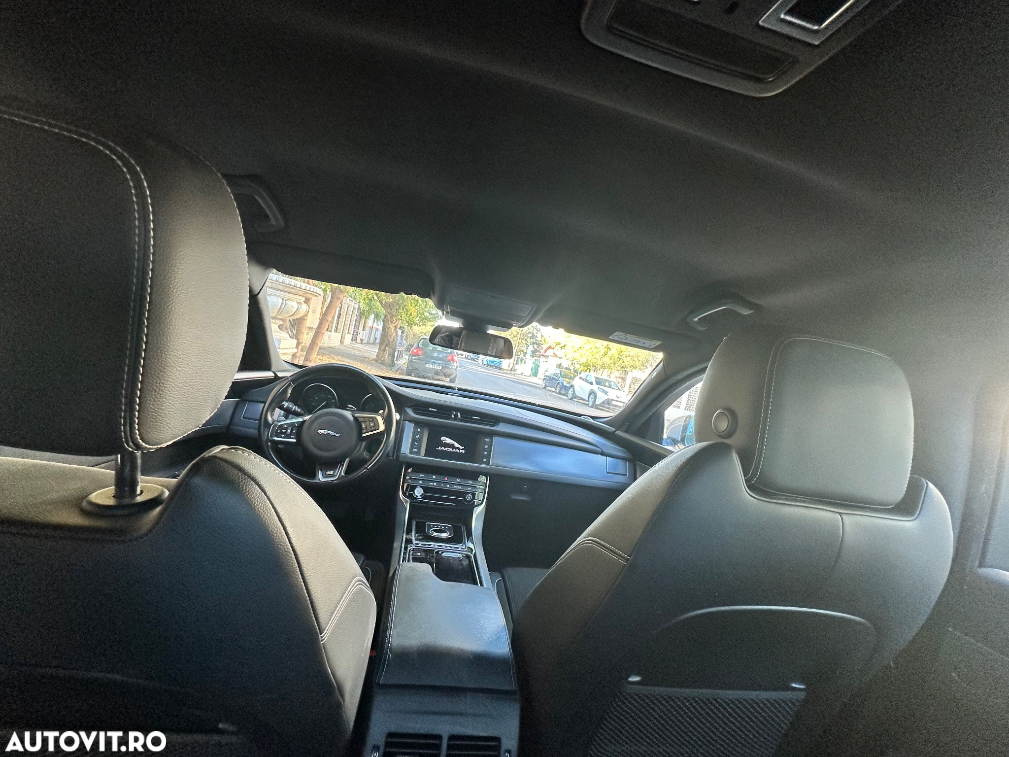Jaguar XF 25d AWD R-Sport - 8