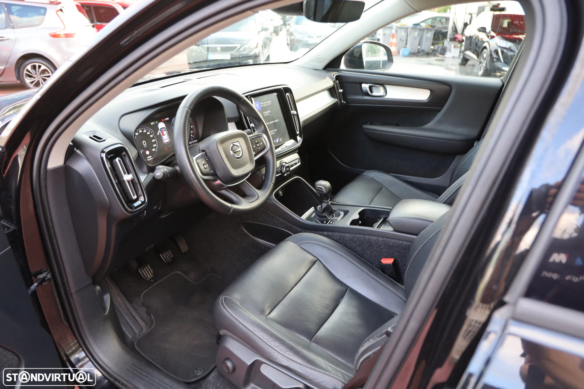Volvo XC 40 2.0 D3 Momentum Plus - 9