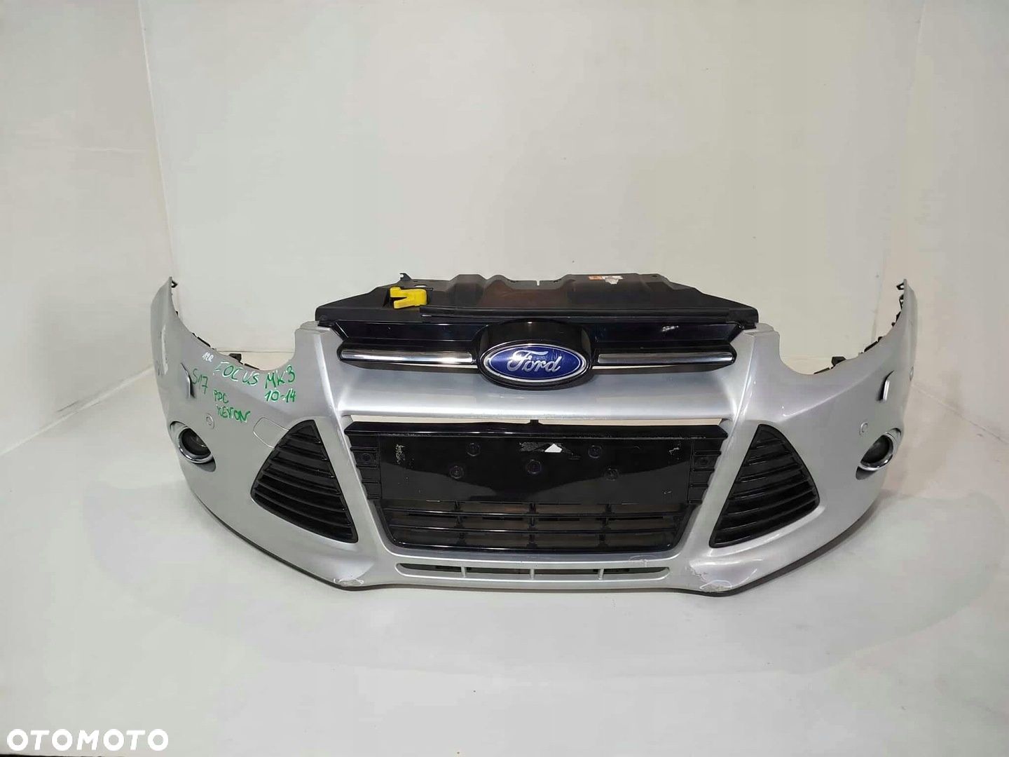 ZDERZAK PRZEDNI GRILL FORD FOCUS MK3 10-14 XENON PDC - 1