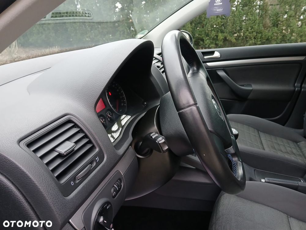 Volkswagen Golf - 29