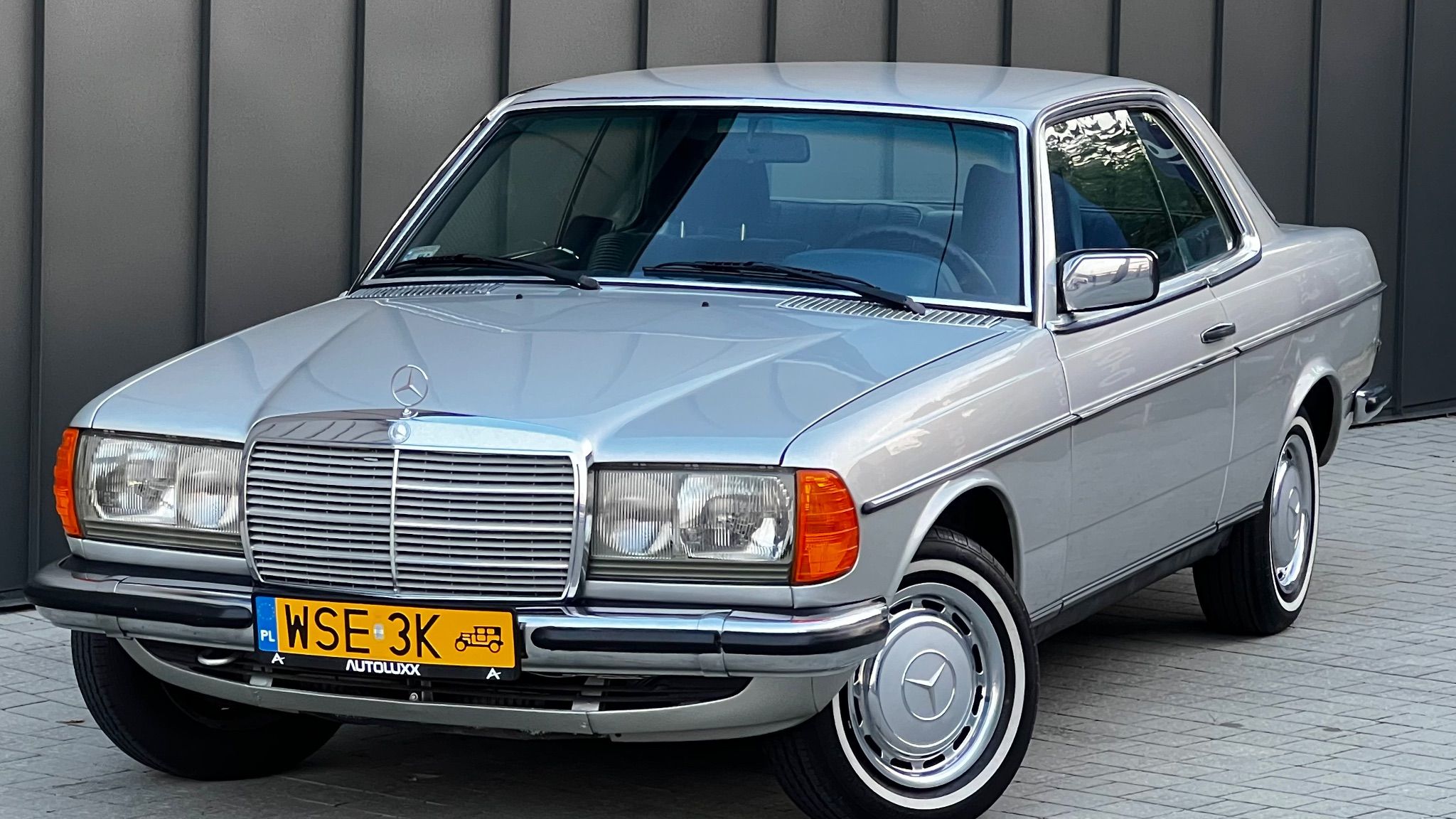 Mercedes-Benz W123 - 1