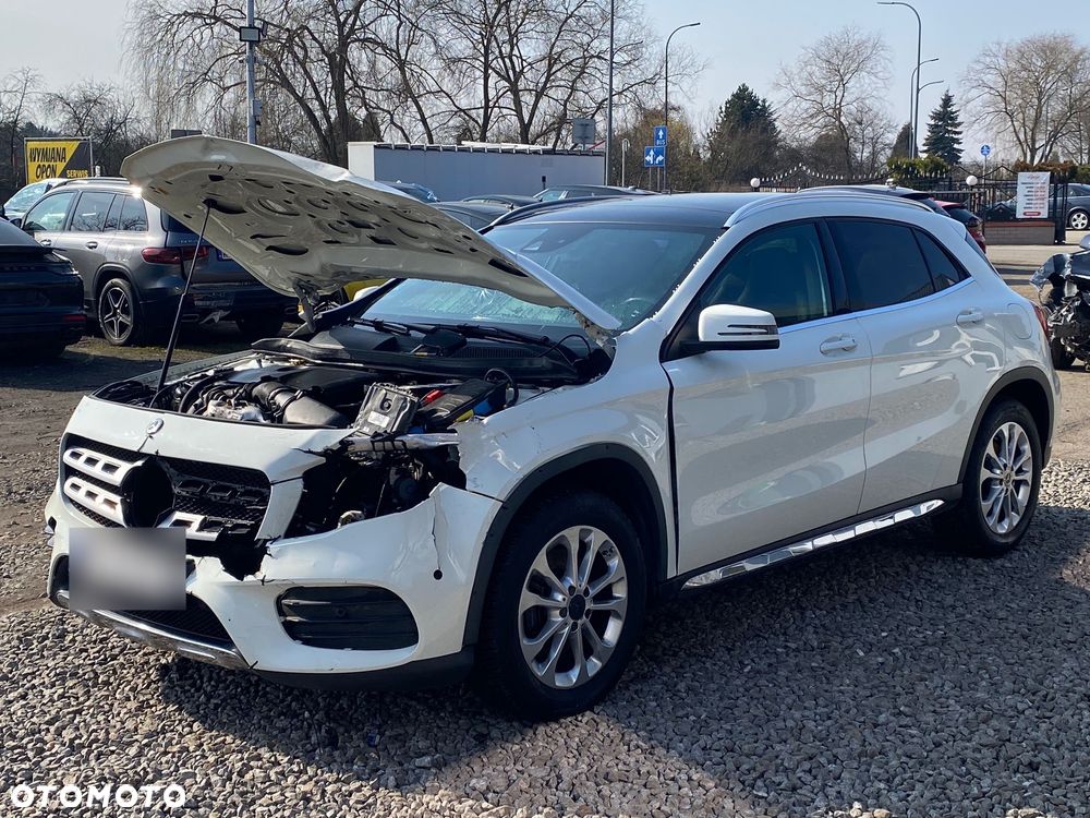 Mercedes-Benz GLA 250 7G-DCT AMG Line - 3