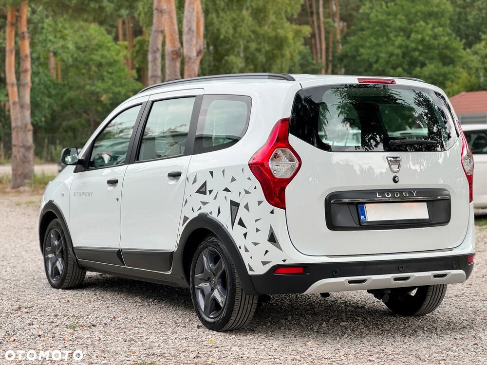 Dacia Lodgy dCi 110 Stepway Celebration - 12
