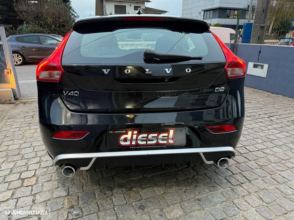Volvo V40 D2 R Design - 8