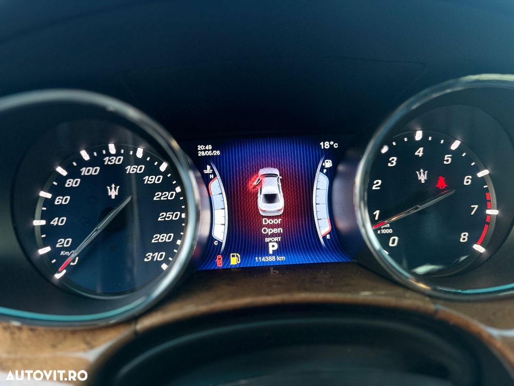 Maserati Quattroporte - 17