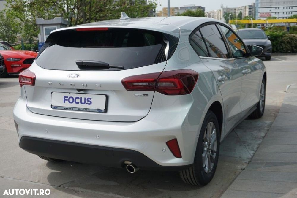 Ford Focus - 6