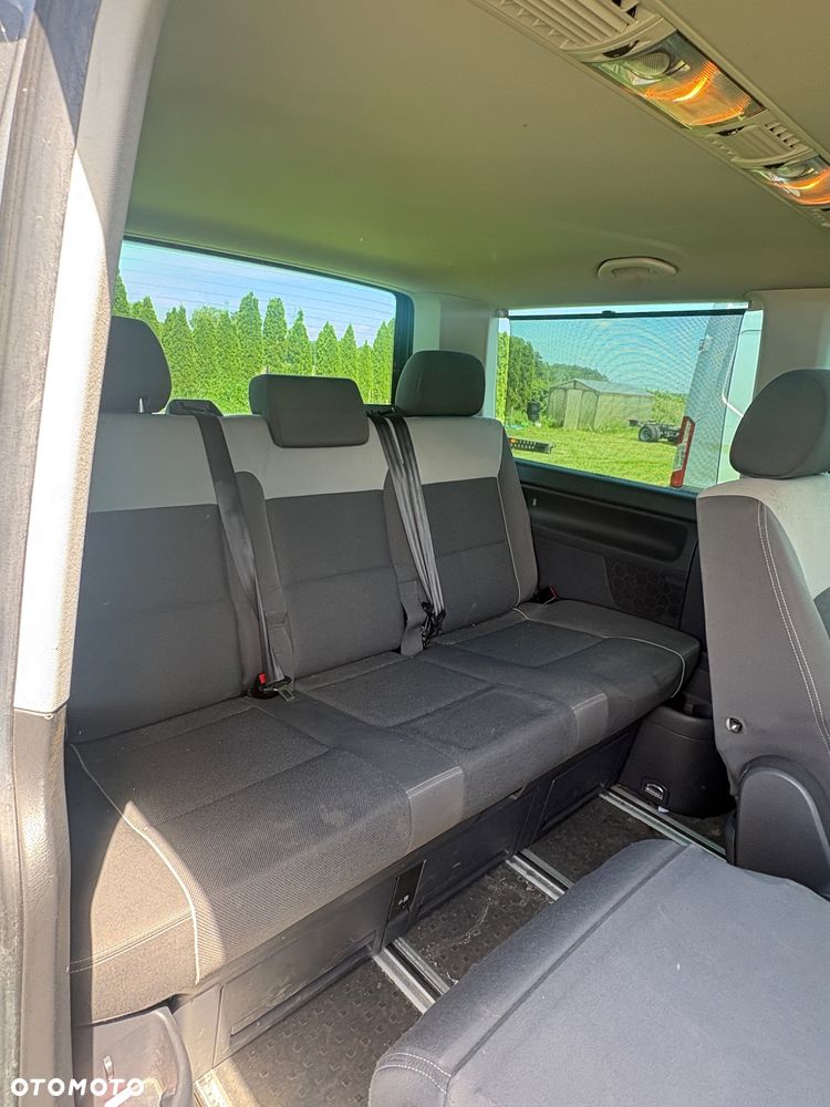 Volkswagen Multivan - 12