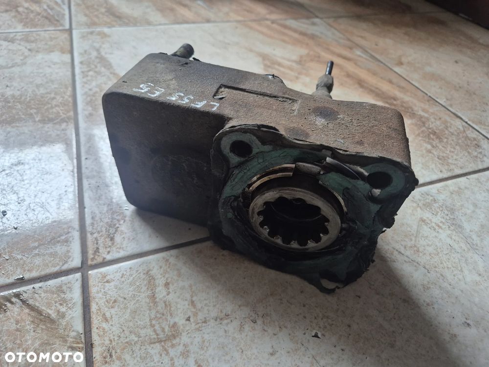 PRZYSTAWKA ODBIORU MOCY DO HYDRAULIKI WYWROTU DAF 45 55 LF 6S 800 , 6S 1000 - 2