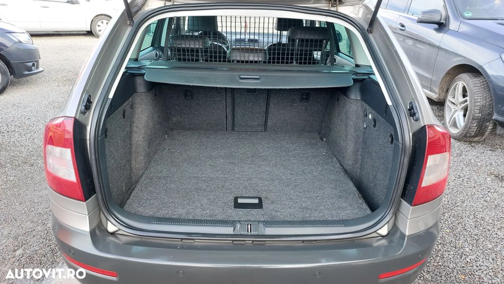 Skoda Octavia Combi 2.0 TDI DPF Scout 4x4 - 12