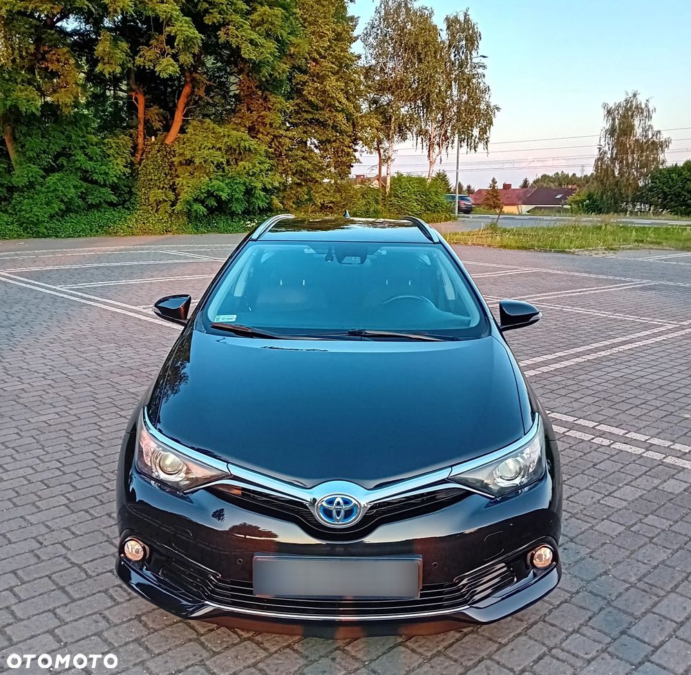 Toyota Auris Hybrid 135 Prestige - 29