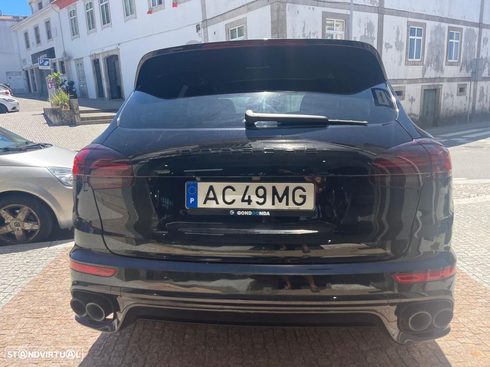 Porsche Cayenne S E-Hybrid - 11