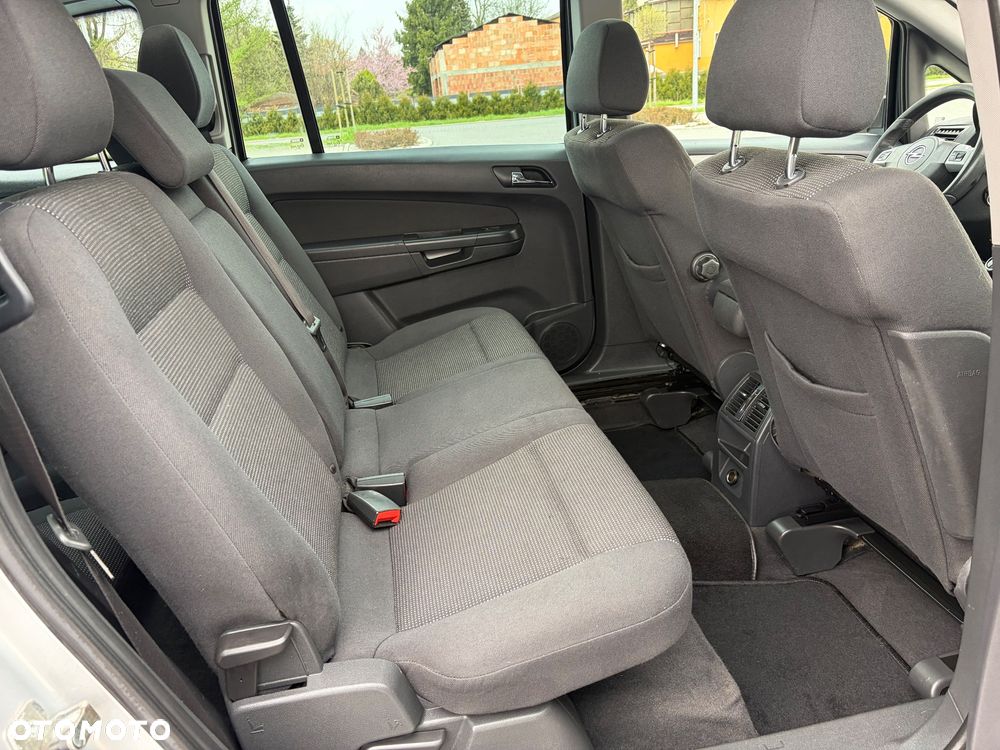 Opel Zafira 1.8 Enjoy - 27