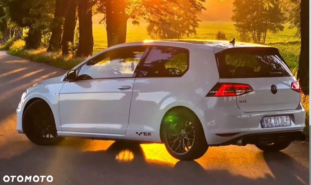 Volkswagen Golf - 2