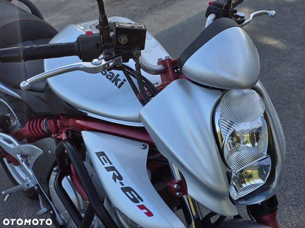 Kawasaki ER - 28