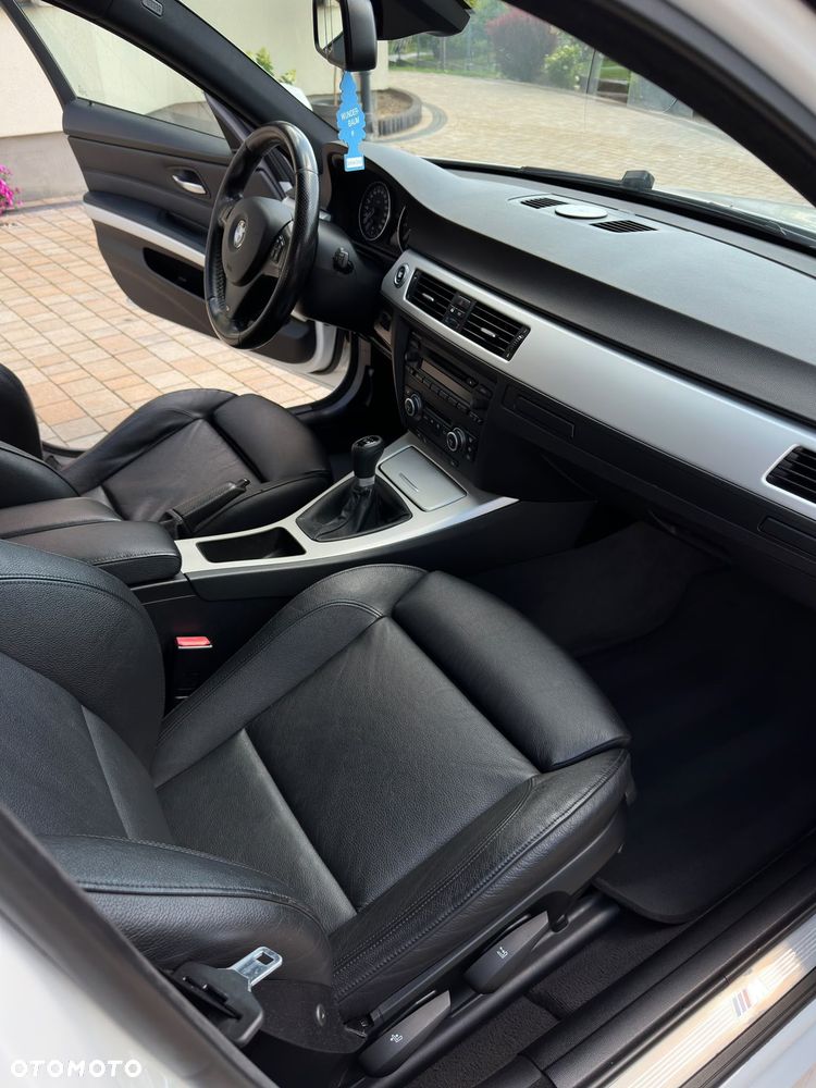 BMW Seria 3 325i - 8
