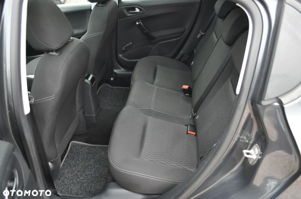 Peugeot 208 1.2 VTi Allure - 18