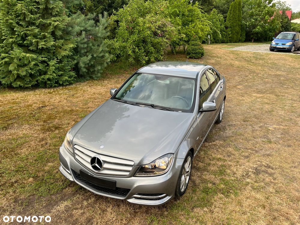 Mercedes-Benz Klasa C 180 CGI BlueEFFICIENCY Avantgarde - 30