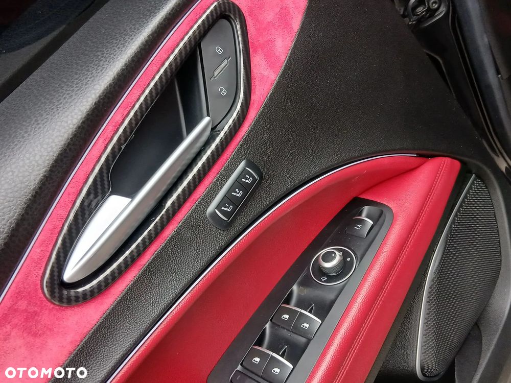 Alfa Romeo Stelvio 2.0 Turbo 16V AT8-Q4 Executive - 13