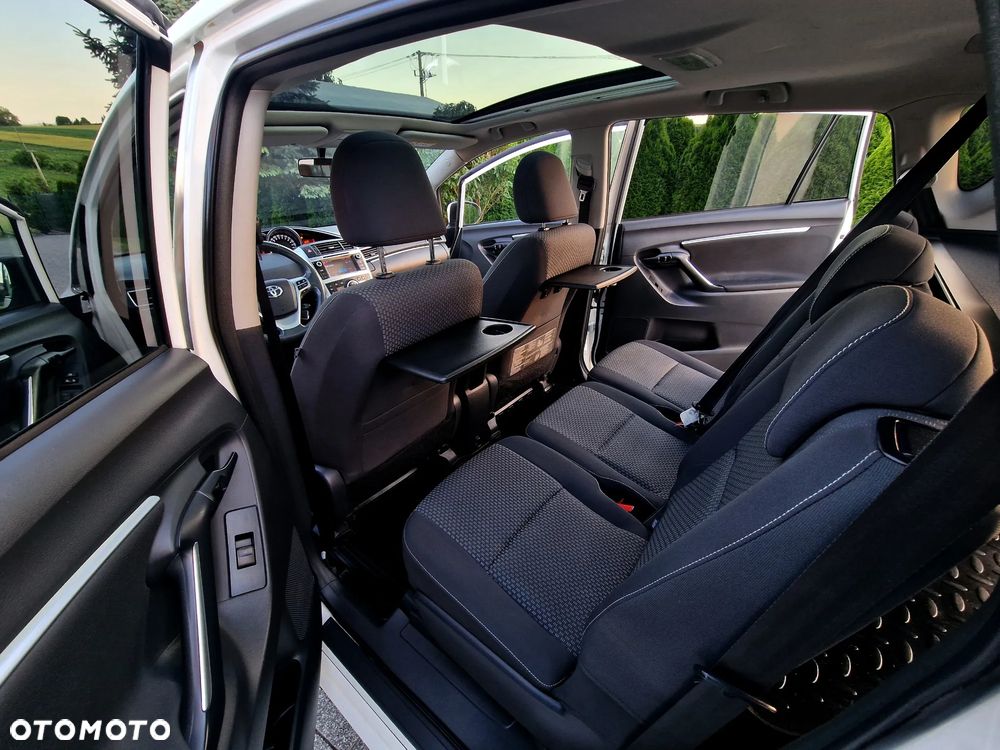 Toyota Verso 1.6 Premium - 17