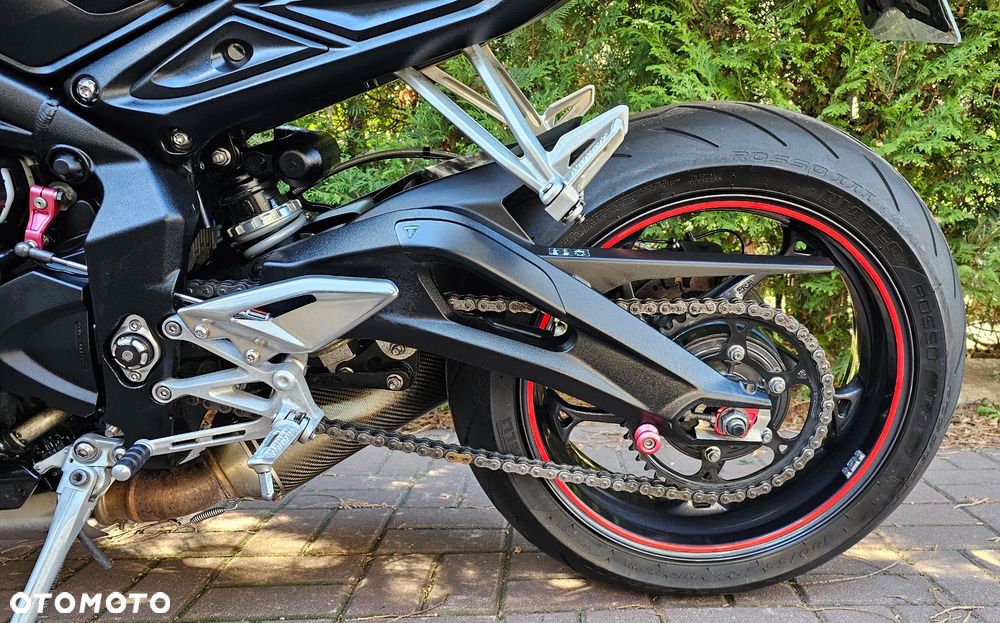 Triumph Street Triple - 12