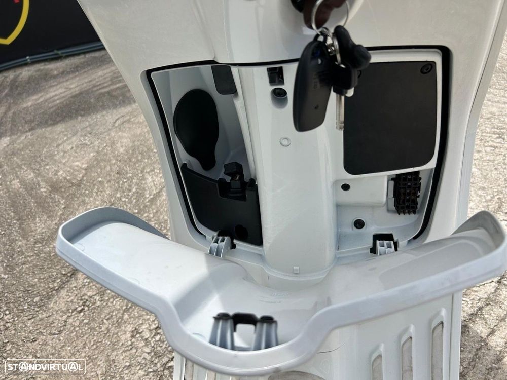 Vespa Sprint 125 ABS - 10
