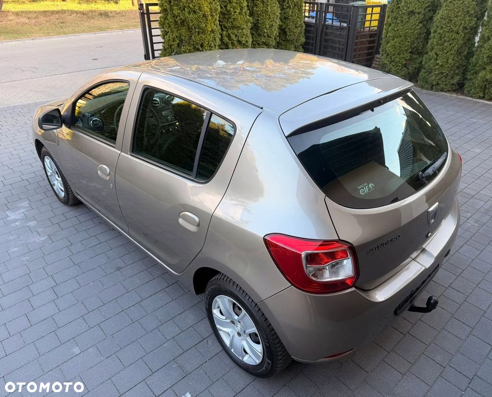 Dacia Sandero 1.2 16V Laureate - 11
