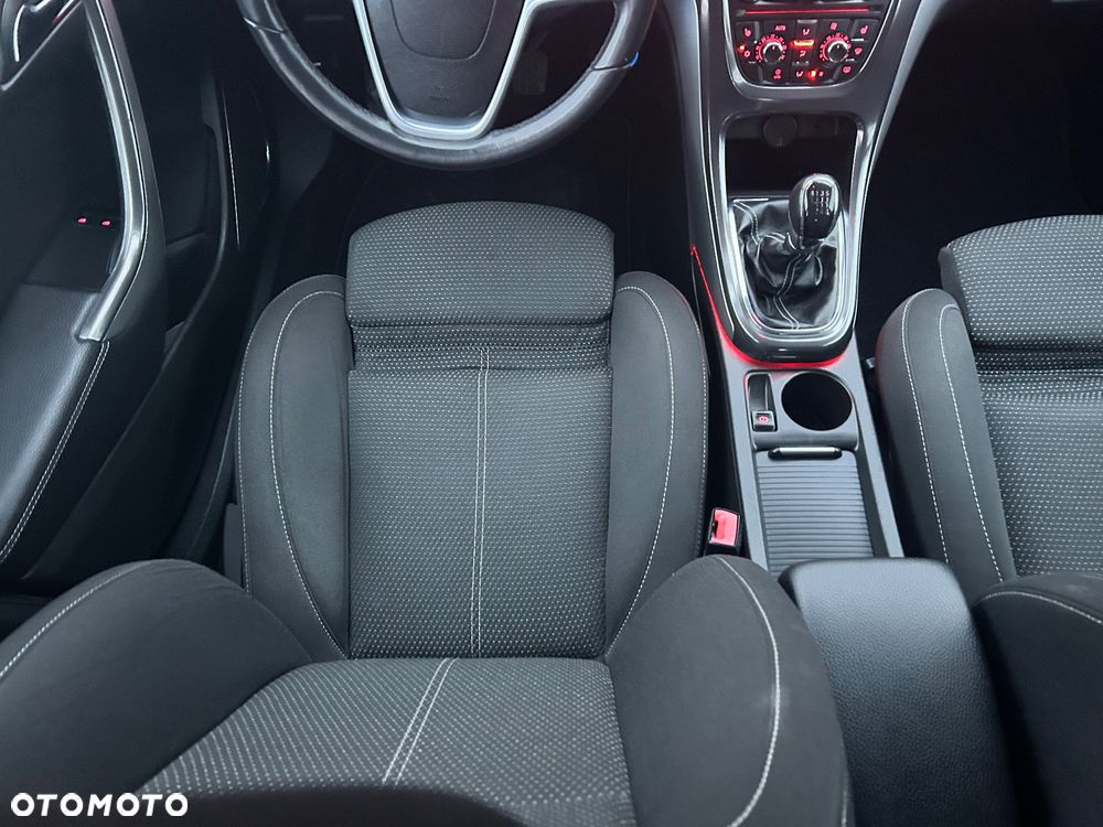 Opel Astra 1.4 Turbo Cosmo - 11