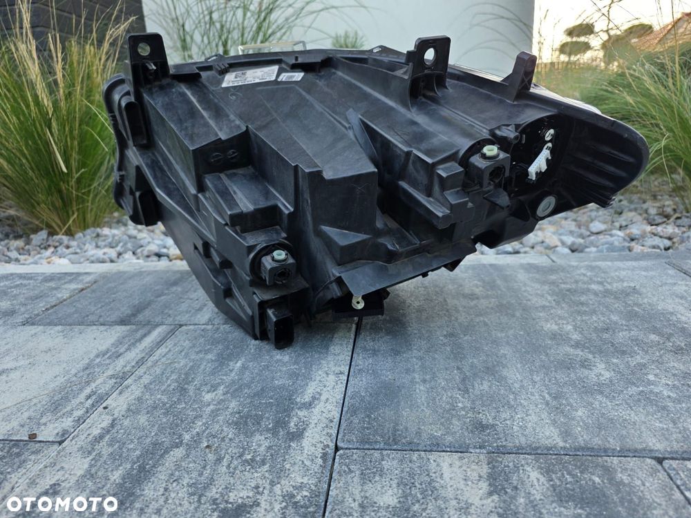 mercedes sprinter 907 w907 910 lampa prawa przód full led performance a9109068200 - 9