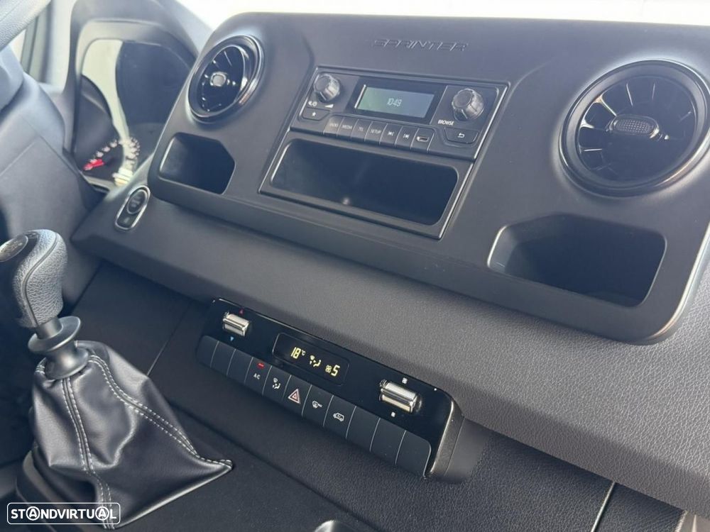Mercedes-Benz Sprinter (VS30) 317CDi 43L 170cv - 12