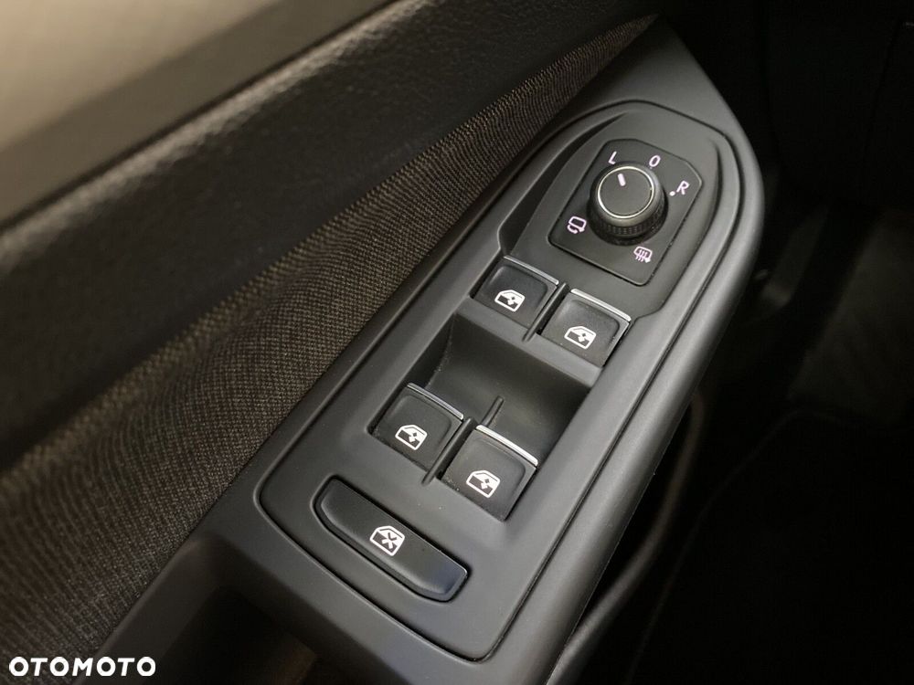 Volkswagen Golf - 27