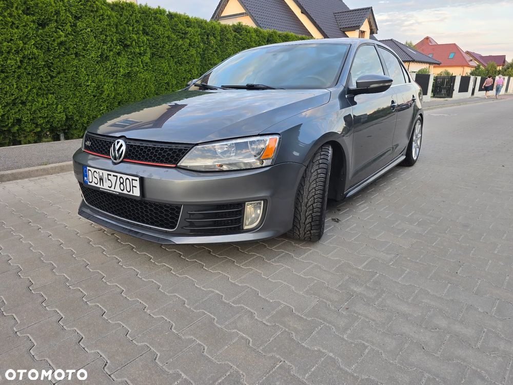 Volkswagen Jetta 2.0 TSI Highline - 2