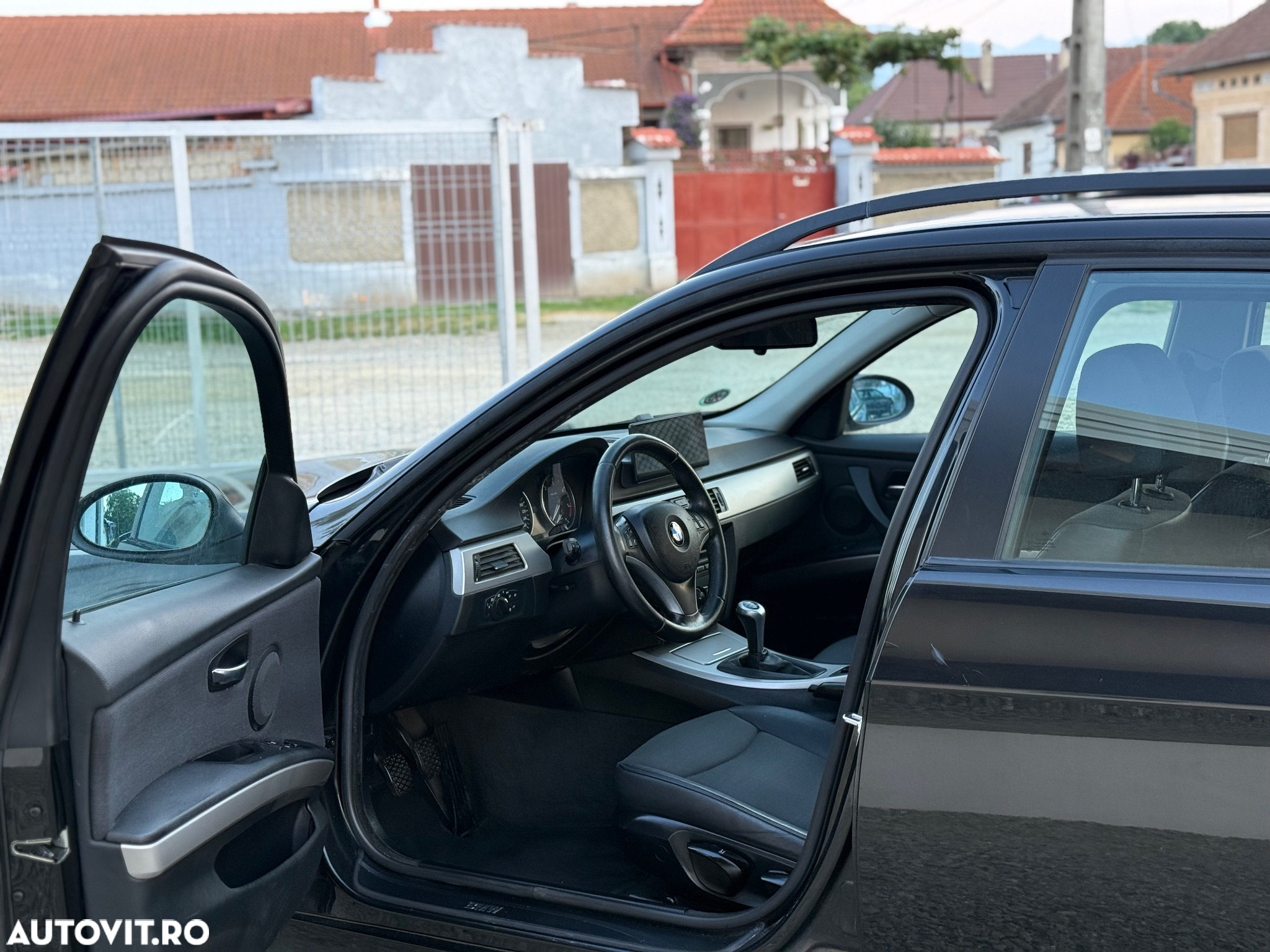 BMW Seria 3 318d Touring - 9