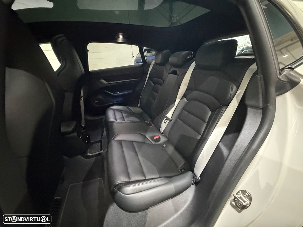 Porsche Taycan Sport Turismo - 6