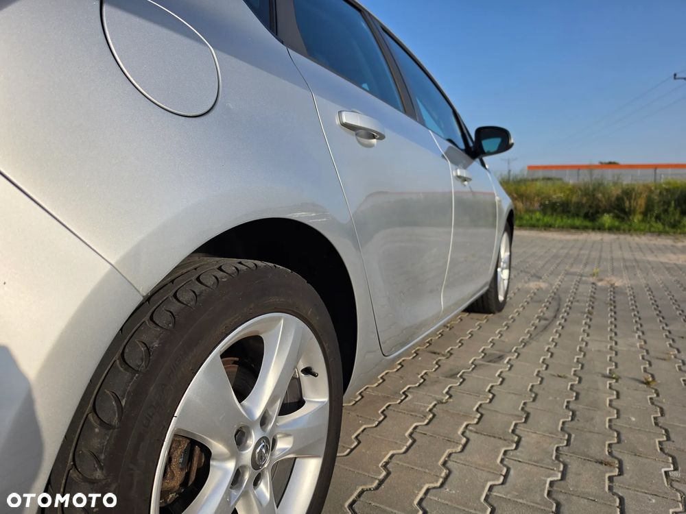 Opel Astra 1.6 Essentia - 13