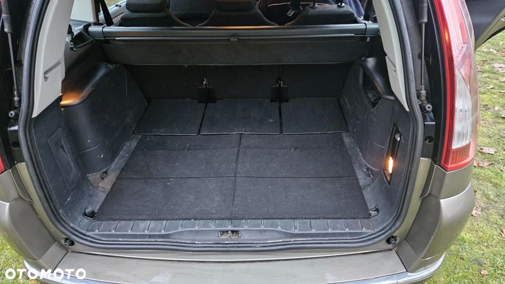 Citroën C4 Grand Picasso - 12