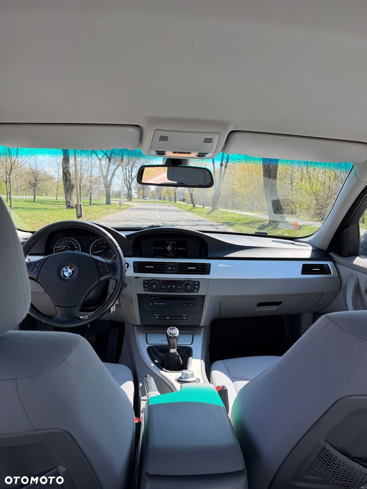 BMW Seria 3 325i - 9