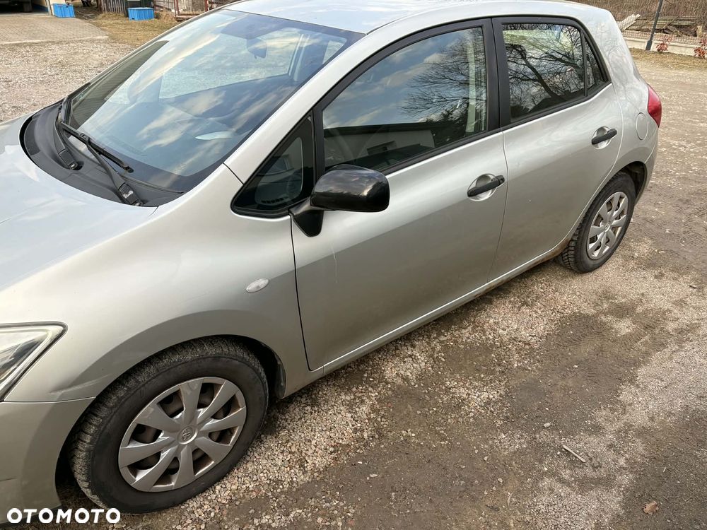 Toyota Auris 1.4 D-4D Luna - 4
