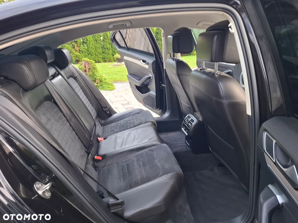 Volkswagen Passat 2.0 TDI (BlueMotion Technology) Highline - 25