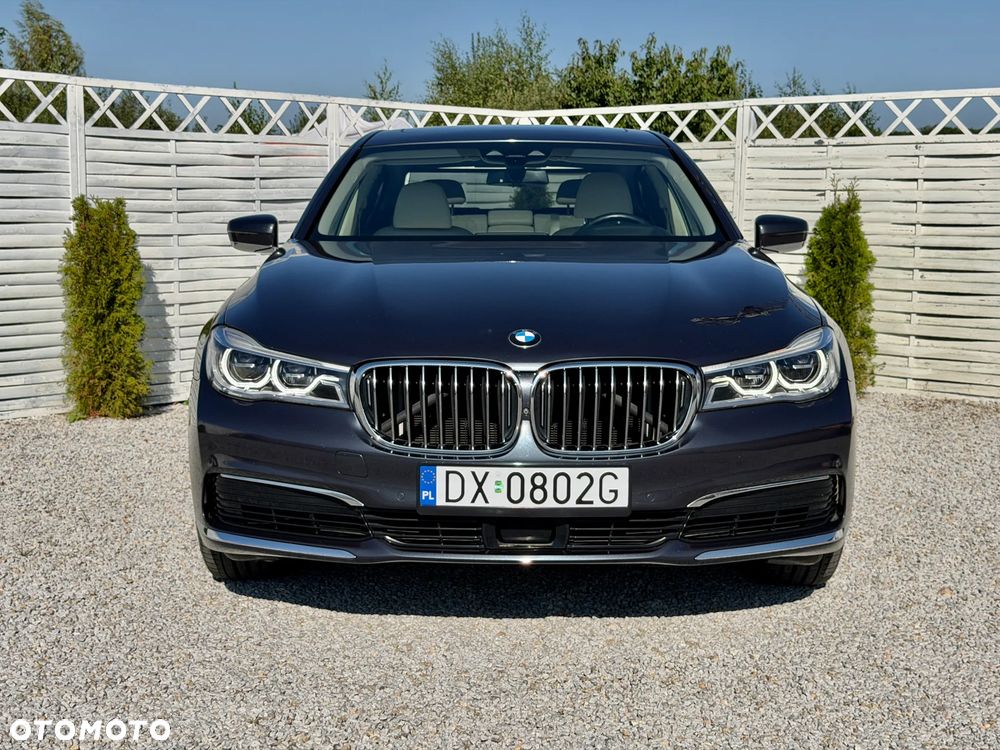 BMW Seria 7 750i xDrive Edition Exclusive - 24