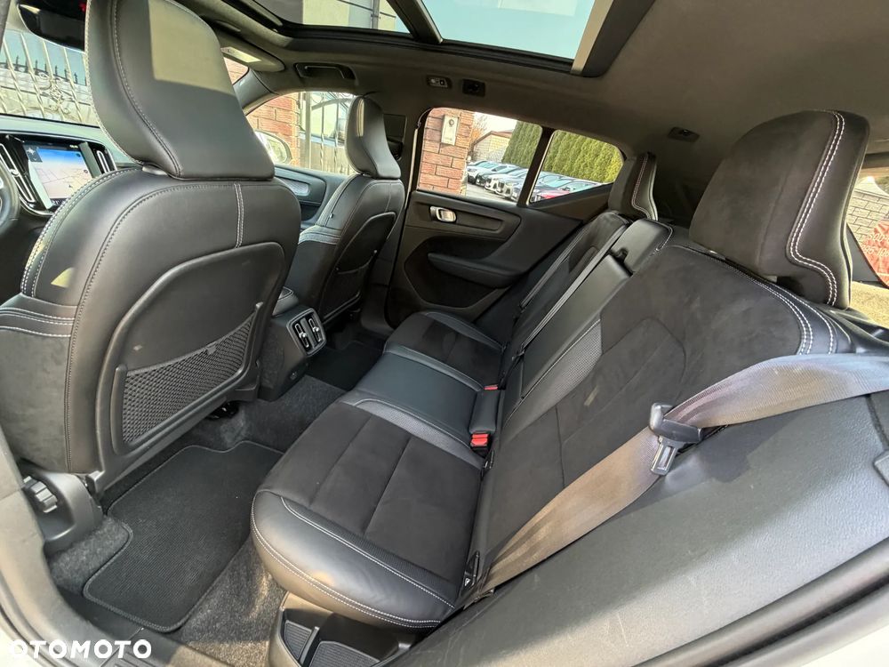 Volvo XC 40 T5 AWD R-Design - 33