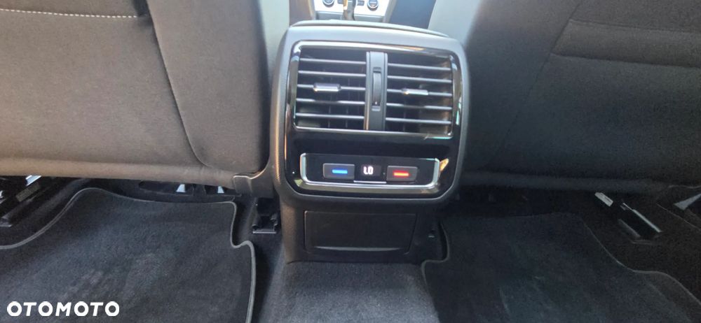 Volkswagen Passat Variant 2.0 TDI EVO Business DSG - 30