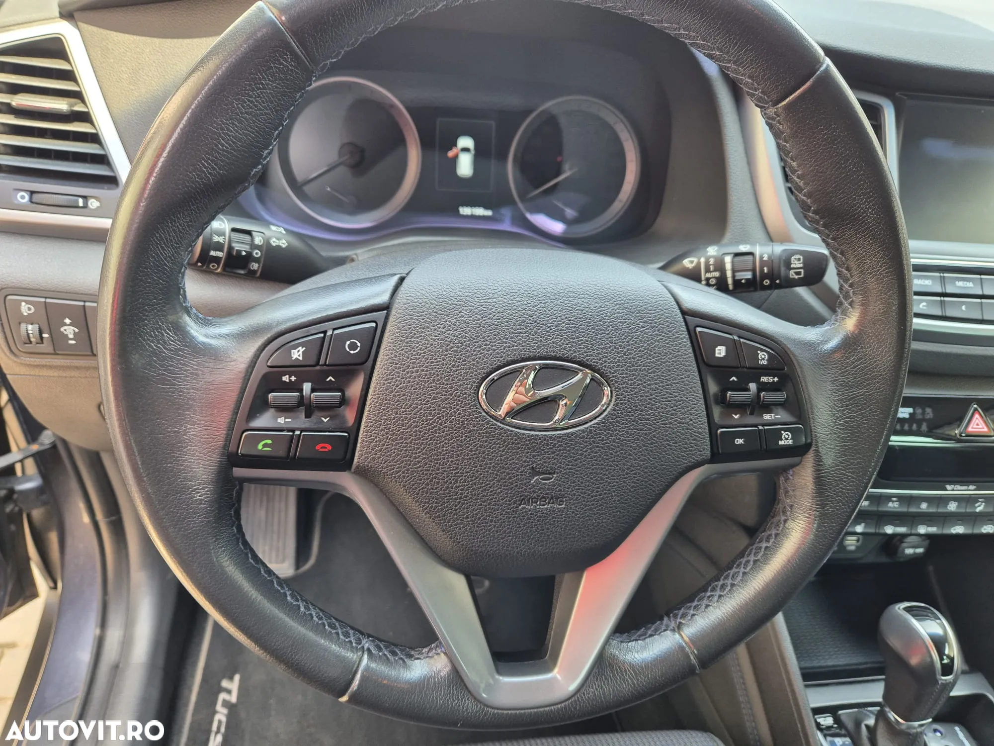 Hyundai Tucson 2.0 CRDI 4WD Automatik Advantage - 23