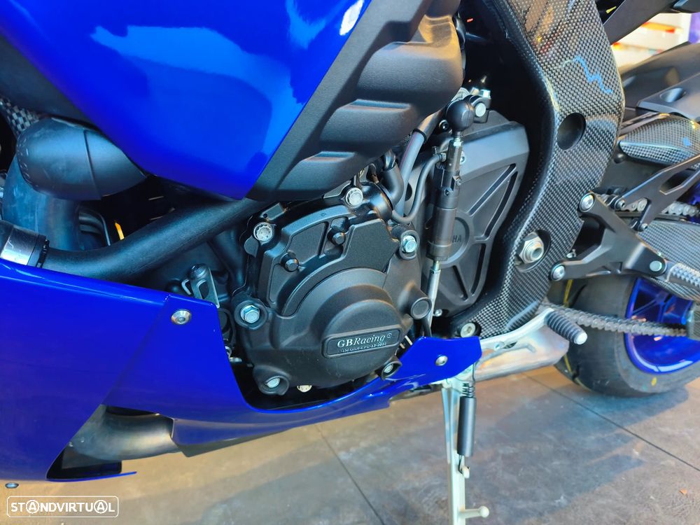 Yamaha YZF R1 - 9