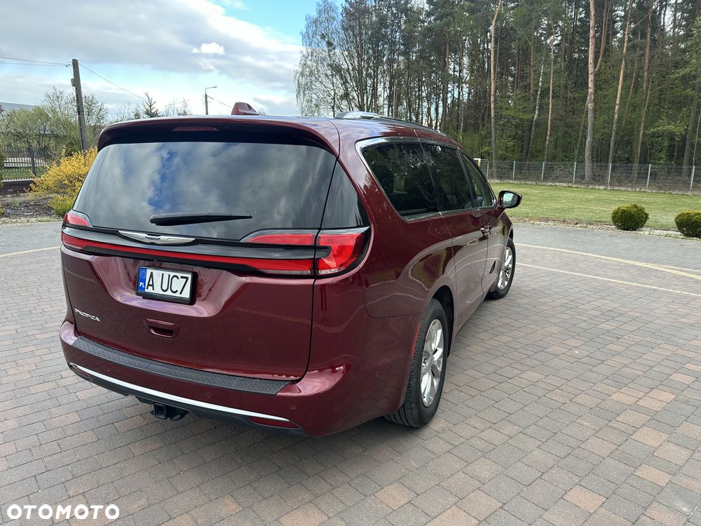 Chrysler Pacifica - 12