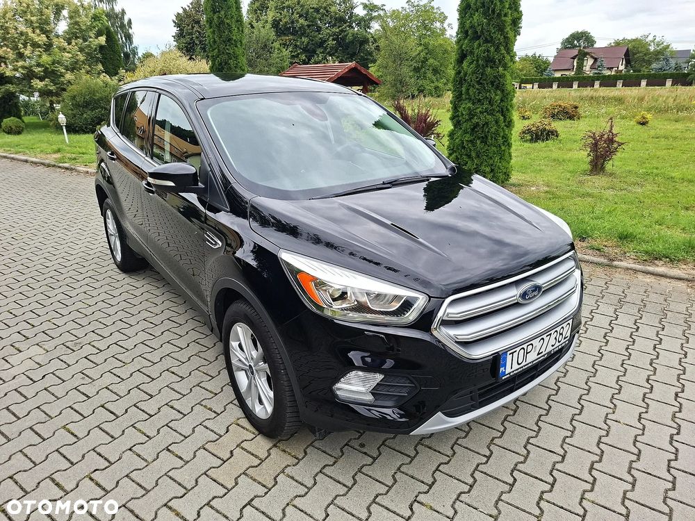 Ford Kuga 1.5 EcoBoost 2x4 Titanium - 1
