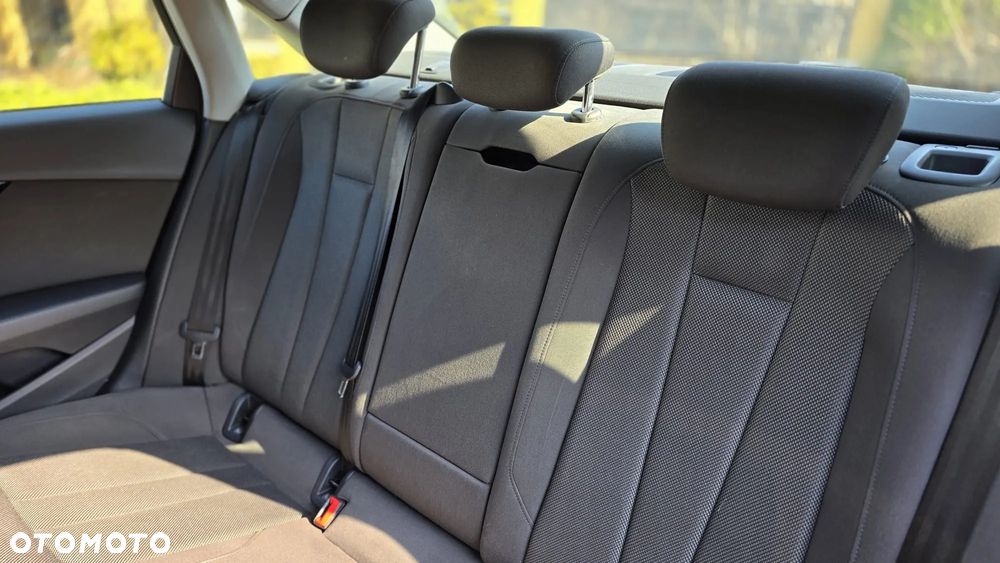 Audi A4 Limousine - 18