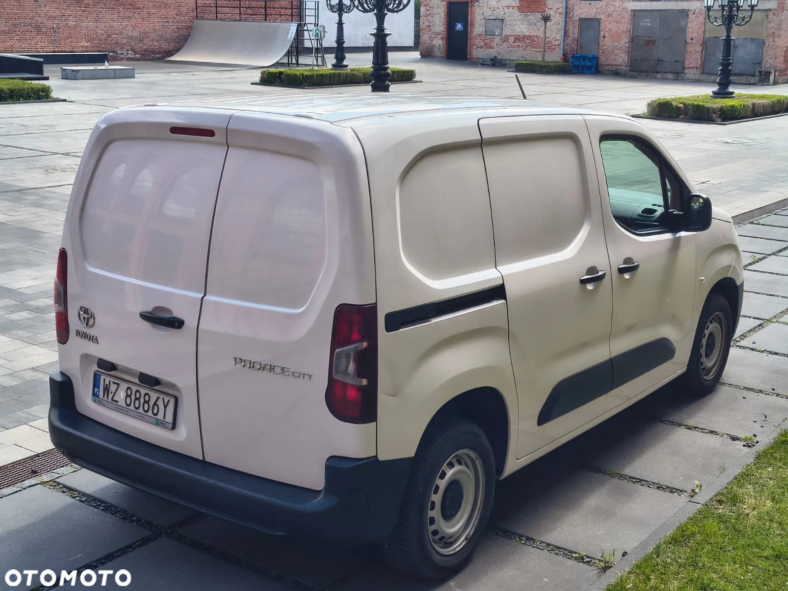 Toyota ProAce CITY Kangoo Express PARTNER Berlingo - 12